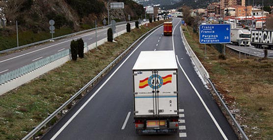 Francia intenta por quinta vez establecer la ecotasa a los camiones en las carreteras francesas