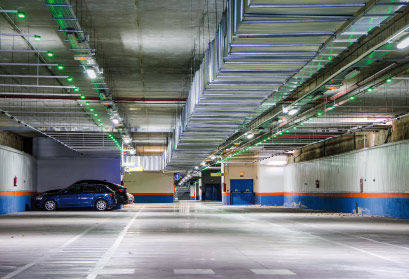 Interior del aparcamiento de EMT Madrid en la Avenida de Portugal.