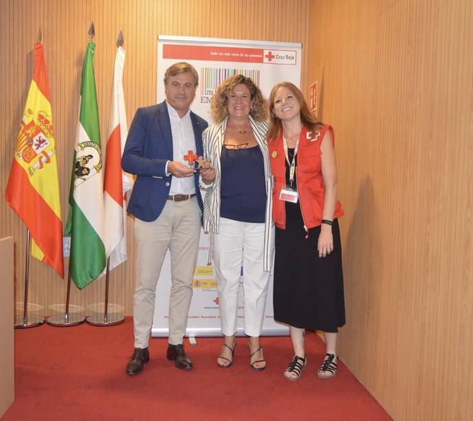 Cruz Roja Española en Córdoba ha entregado un reconocimiento al Grupo Socibus por su trabajo en la inserción sociolaboral para colectivos en riesgo de exclusión.