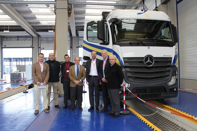 Imagen de la visita de Mercedes a las instalaciones de Primafrio.