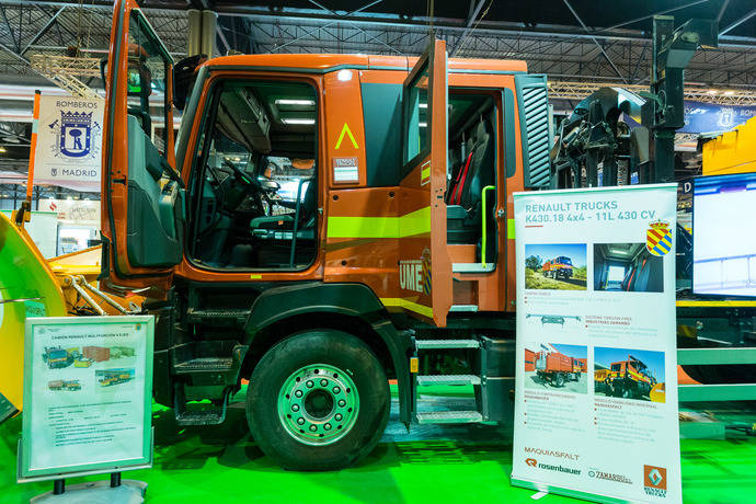 El vehículo Renault Trucks de la UME expuesto en Sicur.