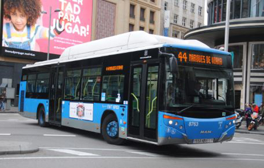 Un autobús de la línea 44 de la EMT de Madrid, una de las que han sido reforzadas.