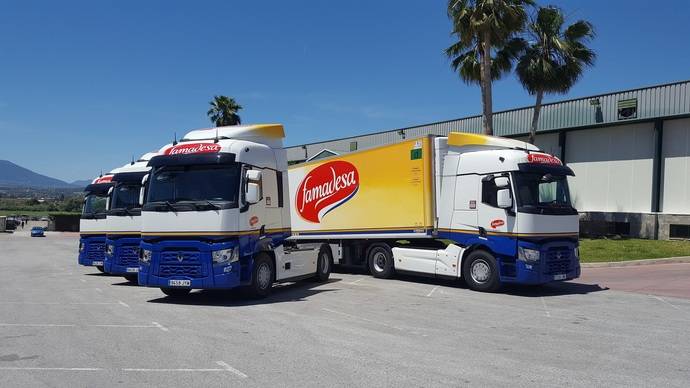 Varios de los vehículos de Renault Trucks adquiridos por Famadesa.