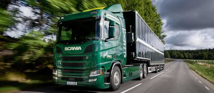 Primeros pasos de Scania con la energía solar para híbridos