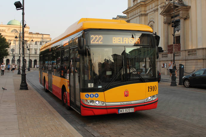 La línea 222 de Varsovia ya utiliza el autobús eléctrico Solaris Urbino 12.