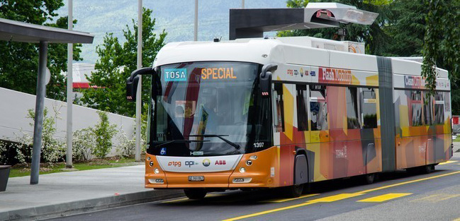 Autobús 100% eléctrico de TOSA.