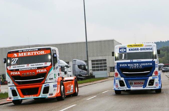 Los dos camiones patrocinados por Iveco.