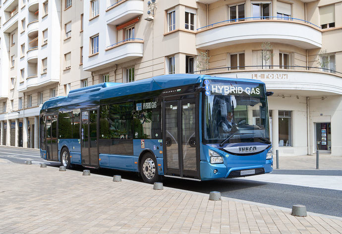 

EMT Madrid vende un total de 30 autobuses hi&#769;bridos de segunda mano

