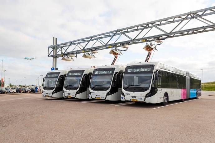 Cuatro de los autobuses eléctricos de Connexion para la concesión Amstelland Meerlanden.