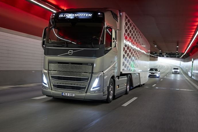 Volvo Trucks lidera el mercado de Tractoras en España