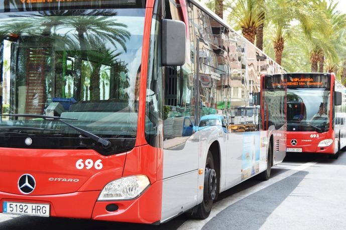 Alicante recupera las líneas nocturnas de transporte, tras el toque de queda