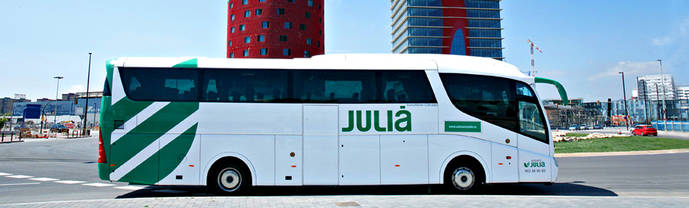Un autocar del Grupo Julià.