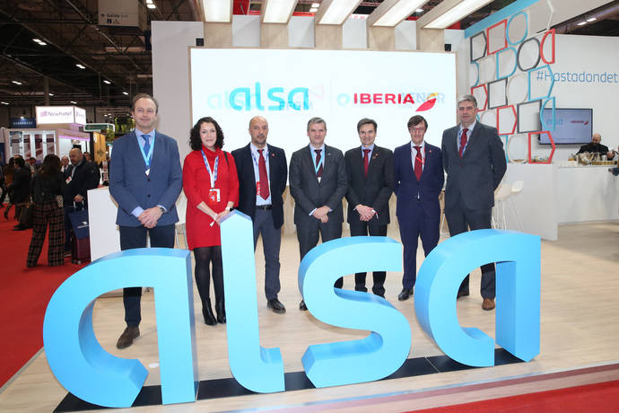 Imagen del acuerdo entre las compañías Alsa e Iberia.