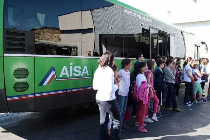 Vuelve la campaña de Aisa 'El autobús visita el cole'