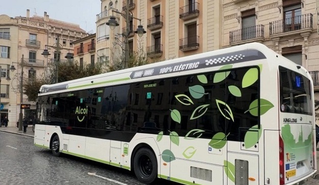 Alcoy pone desde hoy en marcha sus nuevos autobuses eléctricos