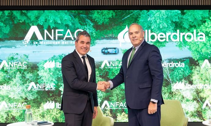 ANFAC e Iberdrola firman alianza por la movilidad eléctrica en España