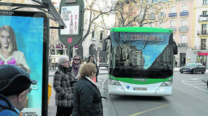 Un autobús urbano de la ciudad de Huesca.