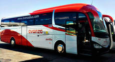Un autobús de Avanza.