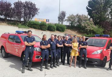 Nissan entrega dos nuevos vehículos al parque de Bomberos de Burgos