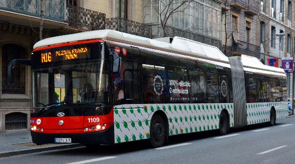 TMB cede 17 vehículos a organizaciones sin ánimo de lucro