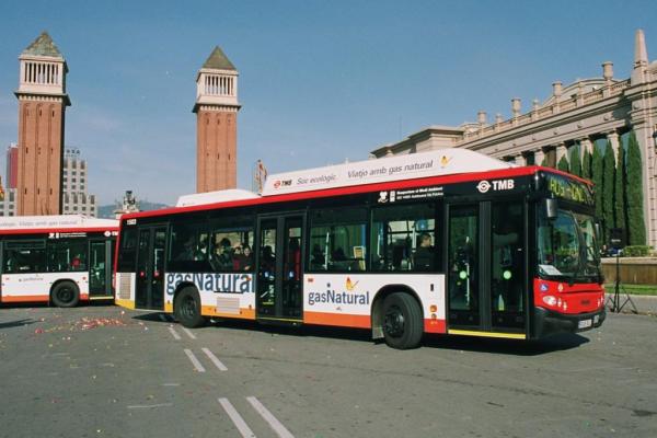 Uno de los primeros autobuses de GNC que recorrió las calles de Barcelona, en el año 2001.