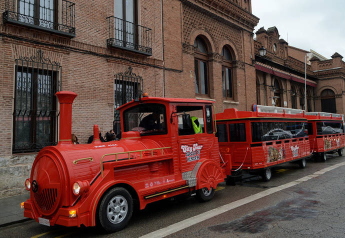 Alsa y el Grupo Juliá inauguran el tren turístico de Alcalá de Henares