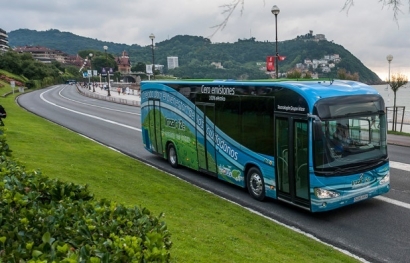 Un autobús eléctrico, cuyo número en las ciudades podría aumentar con un Plan Movea que durase más tiempo.