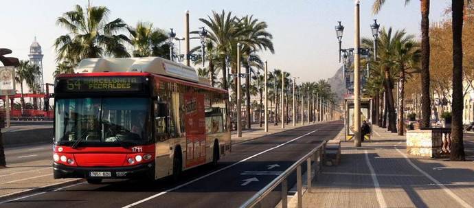 Residentes área metropolitana de Barcelona hacen 10,7% de viajes en autobús público