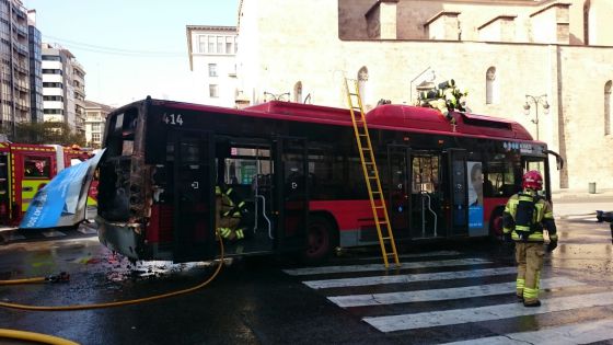 EMT Valencia investiga causas del incendio en un bus