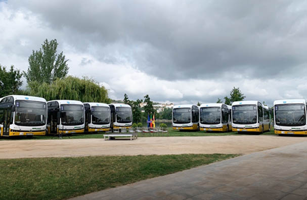 Los ocho nuevos autobuses que recorrerán las calles de Coimbra.
