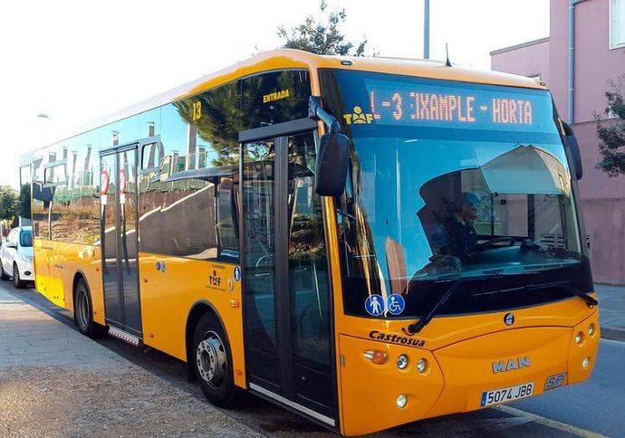 Un autobús urbano de la ciudad de Figueres.