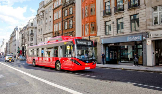 El nuevo autobús eléctrico que puede verse recorriendo las calles londinenses.