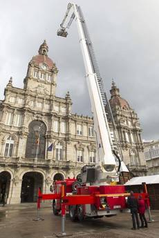 Scania monta un brazo de 45 metros para bomberos