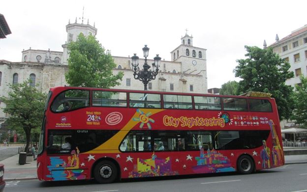 El actual autobús turístico de la ciudad de Santander.