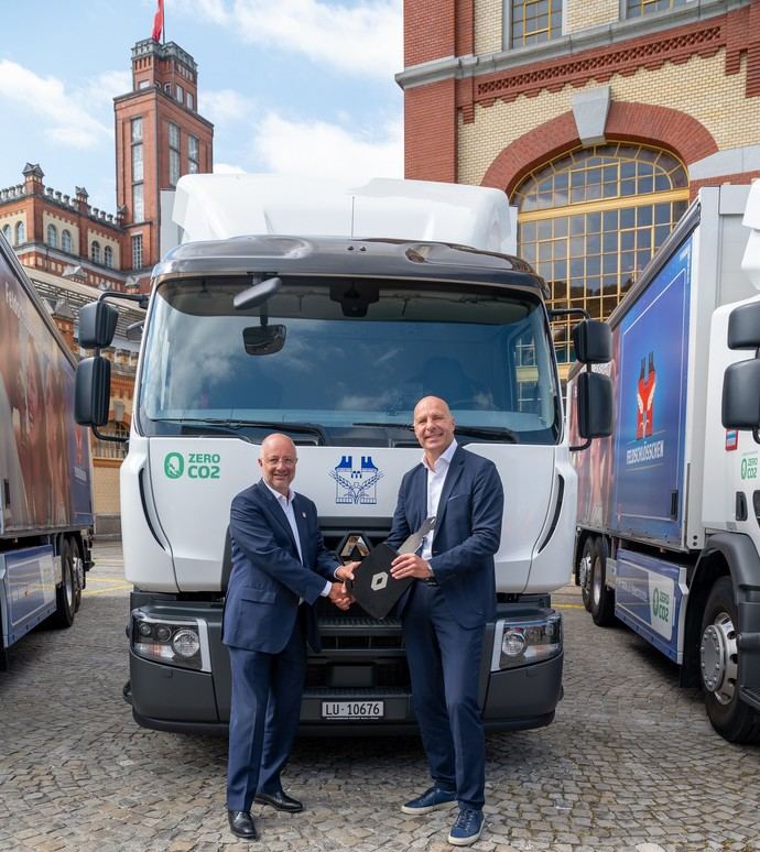 Carlsberg recibe llaves de 20 vehículos eléctricos Renault Trucks