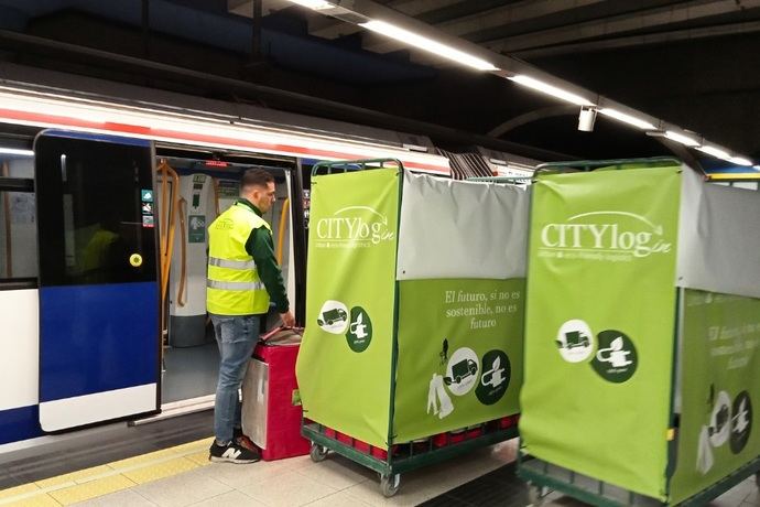 CITYlogin reparte mercancías en la red de metro en la prueba piloto 'Última Milla'