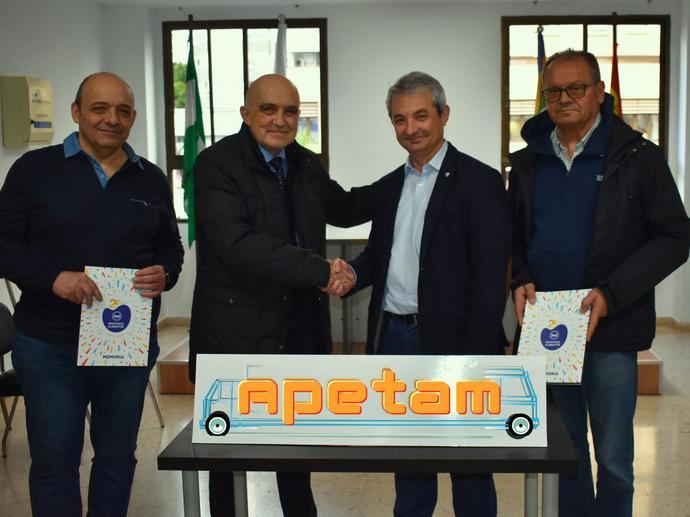 Apetam y Bancolo firman un convenio para formar a conductores