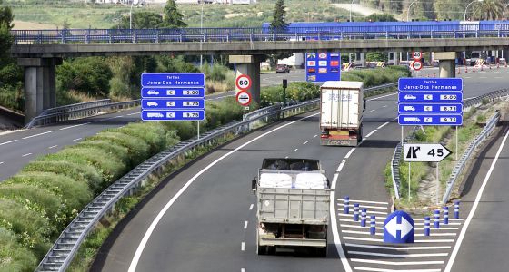 Camiones circulando por las carreteras españolas.