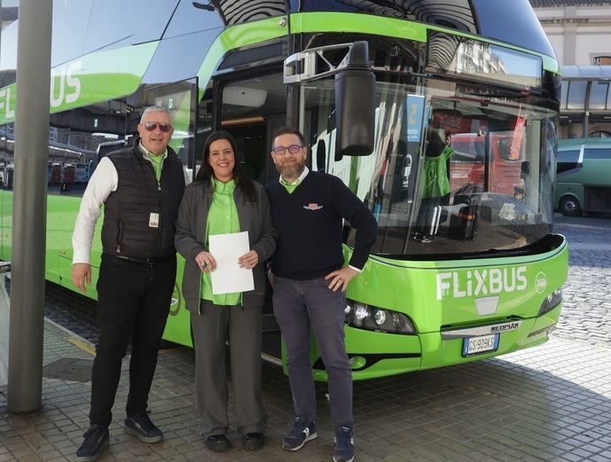 FlixBus lanza nuevas líneas que conectan Andalucía con el Algarve y París