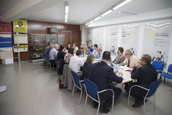 Reunión entre representantes del Ayuntamiento de Las Palmas de Gran Canaria, Guaguas Municipales y contactos del Banco Europeo de Inversiones (BEI).