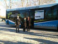 Presentación de los 15 autobuses de Irizar, ayer en Madrid.