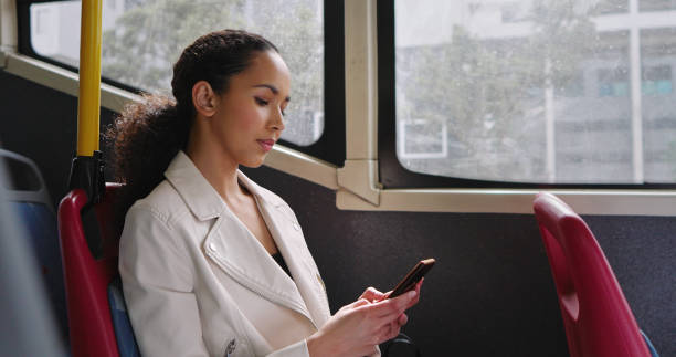 Cómo llevar la tarjeta de metro y autobús de Madrid en el móvil: así es la  nueva app de transporte público