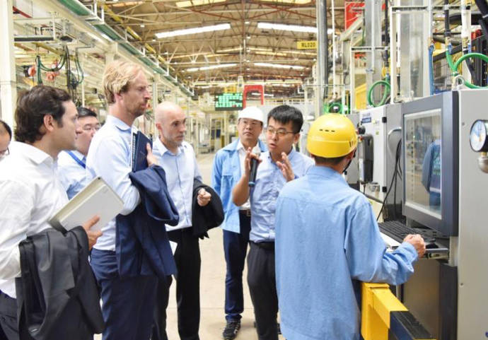 El jurado visita la fábrica de Maxus en Nanjing, China.
