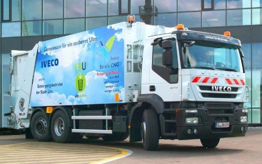 Un camión de recogida de basuras de Iveco propulsado por gas.