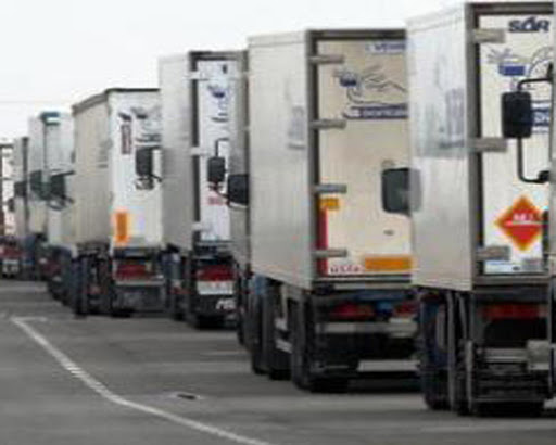 El transporte de mercancías por carretera cae un 12%
