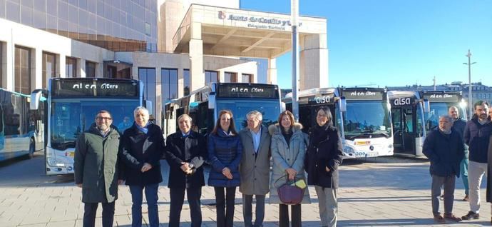 León presenta ocho nuevos autobuses híbridos para su flota metropolitana