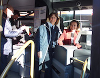 La alcaldesa de Logroño, Cuca Gamarra, ha participado en la presentación de cuatro autobuses que se incorporan a la flota municipal.