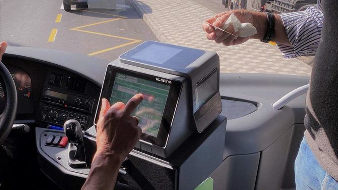 La Palma trabaja para instaurar el pago con tarjeta en su flota de buses