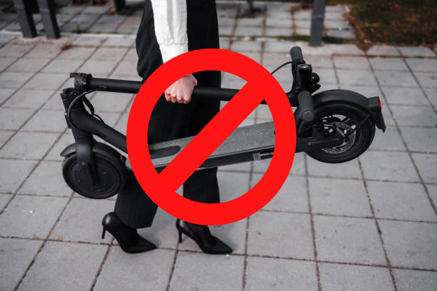 En vigor la prohibición del acceso con patinetes eléctricos a los buses