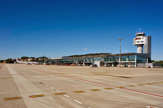 El transporte al aeropuerto y al hospital, a debate en Vigo